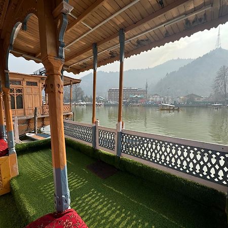 Srīnagar Houseboat Young Balmoral Castle מראה חיצוני תמונה